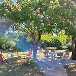 Dom wakacyjny Albizia Rouge - De Charme A La Campagne Galgon