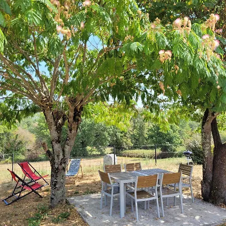 Holiday home Albizia Rouge - De Charme A La Campagne *