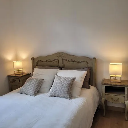 Holiday home Albizia Rouge - De Charme A La Campagne Galgon