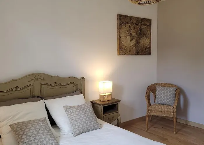 Albizia Rouge - De Charme A La Campagne Nyaraló